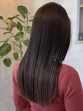 ルーチェ(Lu-che) 大人ガーリーダークアッシュ艶髪ロング似合わせカット