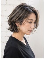 アースオーセンティック 小平店(EARTH Authentic)&nbsp;白髪ぼかしハイライト×大人くびれショートボブ