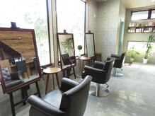 テイルズ ヘアー(tails hair)の雰囲気（◆光が差し込む明るい店内）