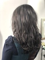 フォーク(FOLK)&nbsp;KASUMI 外国人風ハイライト×アッシュグレージュ【FOLK 恵比寿】