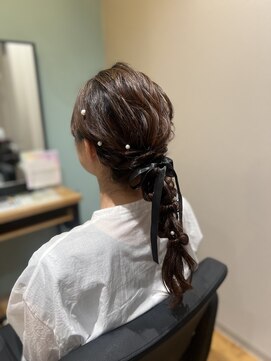 グランミーツ(Grand meets) 編み下ろしヘアアレンジ