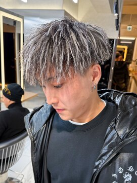 ルーシー 渋谷(LUCEY) ツイストマッシュホワイトメッシュパイルツイストパーマ