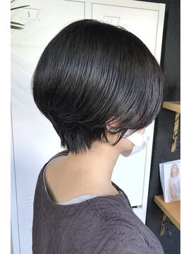 レプリカ 戸塚(Replica) くびれ×ショートボブ