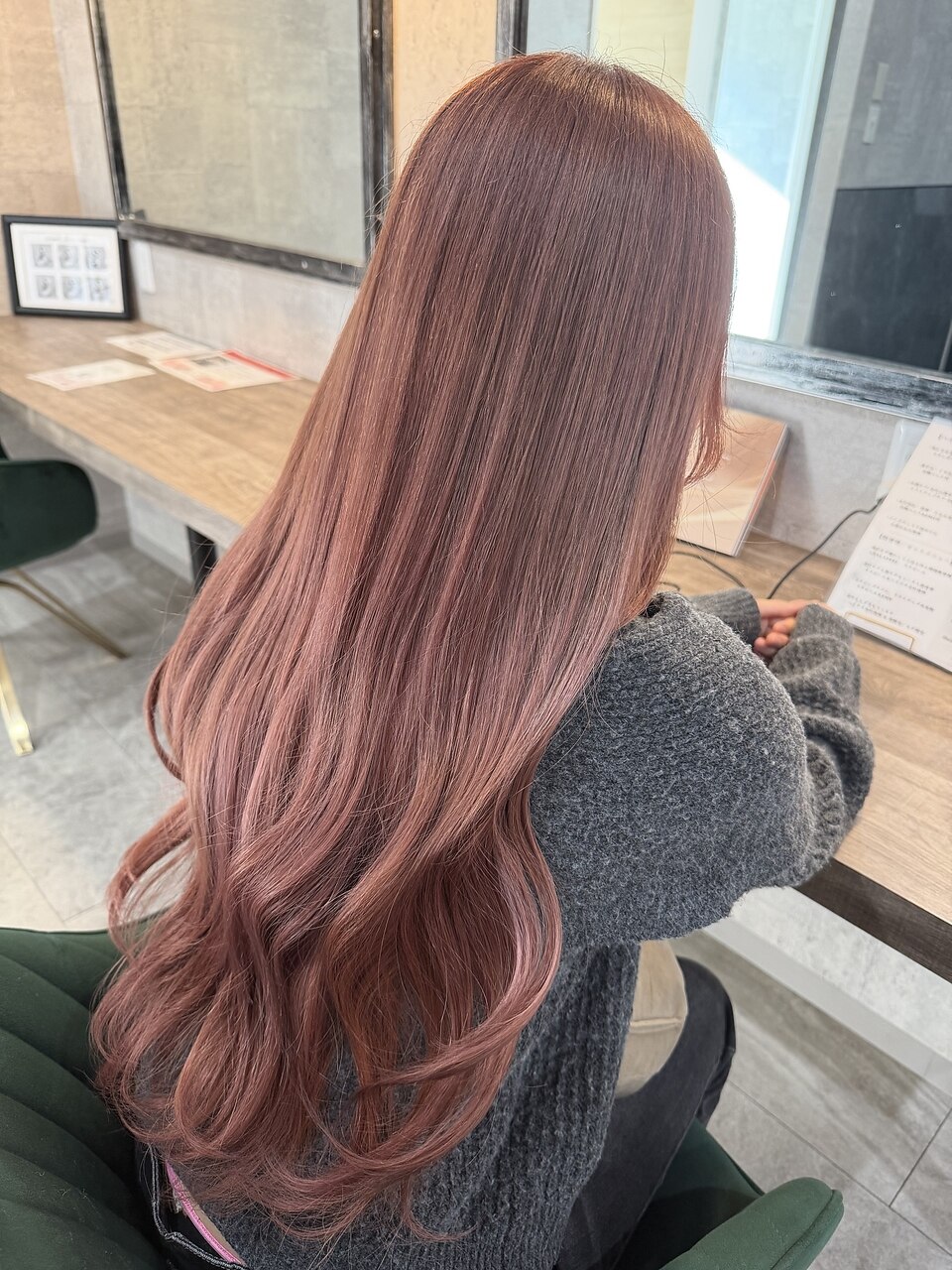 2026年秋】ピンクベージュ ロングの髪型・ヘアアレンジ｜人気順