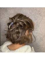 ヴィー ヘアー ファッション バー(VII hair.fashion.bar)&nbsp;ツイストハーフアップ