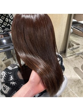 シー 岡崎(,SHE) 前髪/ウルフ/マチルダボブ/ピンクベージュ/インナーグレージュ