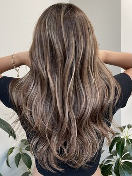 リリット(ReLit) くすみベージュマロンベージュホワイトブロンド細めハイライト