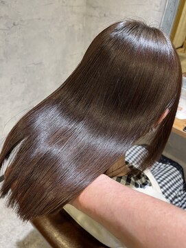 エスト(est) M3D艶髪ロングストレート　【新宿/髪質改善】