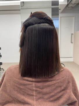 ノウハウ タニマチ(KNOWHOW tanimachi) 絹髪矯正でぱっつんボブ