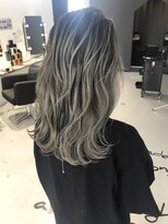 キング(K!ng) ハイライトカラーミルクティーベージュレイヤーカット