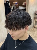 ボンドストーリールミエール(Bond Story lumiere)&nbsp;縦落ちパーマでボリュームを抑えつつもカッコよく◎