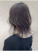 20代30代小顔ヘルシー艶感グレージュイヤリングカラー外ハネ