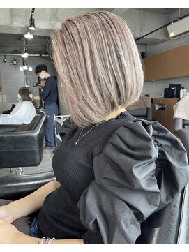 モルト 麻生(molt) コントラストハイトーン　ボブ