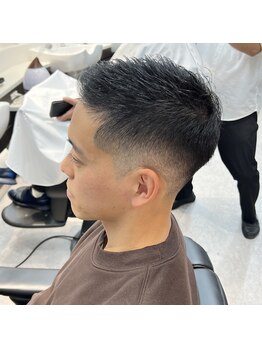 コバリ(KOBARI)の写真/【朝8:30~営業】仕事前後に整う、デキる男の身だしなみ。多忙なビジネスマンが通う洗練された理容室。