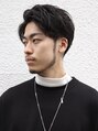 フランクスバーバーリザーブ 人形町店(FRANK’S BARBER RESERVE)&nbsp;ツーブロックスタイルセンターパートと緩めのパーマがいい感じ！
