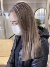 《*髪に立体感を出し、360度綺麗なシルエット*》バレイヤージュで作るベージュカラー[原宿/ブリーチカラー]