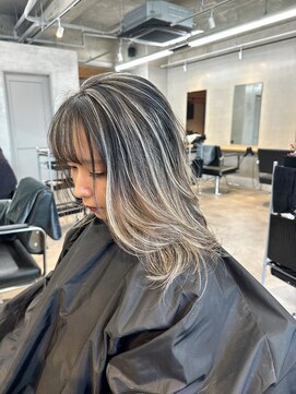 トゥイン 八王子(TWIN) 育てるハイライトカラー　レイヤーカット　八王子駅