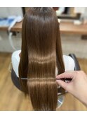 くせ毛まとまる艶々ストレートスタイル