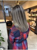バレイヤージュ、ハイライト、レイヤーカット、グレージュ