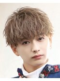 ラウンドマッシュハイトーンミルクティーベージュシャドウパーマ