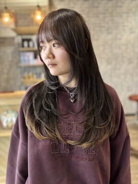 ウェリラバイハク(WeLila by haku) レイヤーカット/エンドカラー