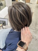 ステア ケース(stair case)&nbsp;大人白髪染めハイライト白髪ぼかし前下がりボブ