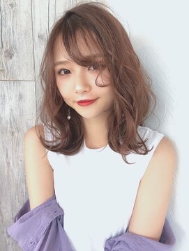 リノ 金山(Rino) デザインカラー/レイヤーカット/ウェットヘア/オリーブベージュ