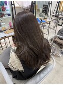 オリーブベージュ