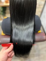 ハサミバイアトリエナガノ 千葉(8sami by atelier nagano)&nbsp;ショートボブ/センターパート/ツヤ髪/グラデーション/イヤリング