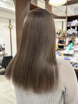 ルイ(ROUIS produced by LUCK 津田沼) ROUIS 津田沼　ボンドカラー　ミルクティーベージュ