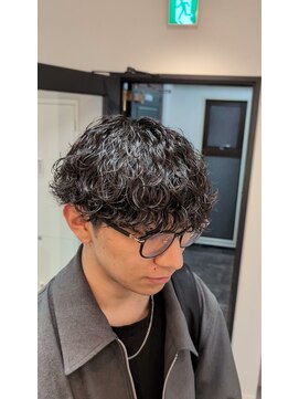 プルーブトウキョウ 渋谷(PROVE TOKYO) 波巻きスパイラルパーマラウンドマッシュ刈り上げメンズ