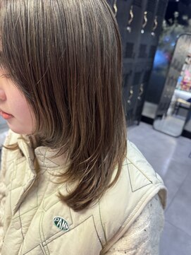 アチーブ ヘア デザイン(achieve hair design) 大人可愛いレイヤーカットストレートミディ×透明感グレージュ