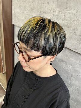 ヴォレ(voler) ショート/デザインカラー/マッシュ/黒髪