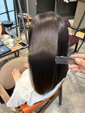 インス(ensue) 透明感♪【髪質改善】ストレートパーマ20代30代40代ブラウン