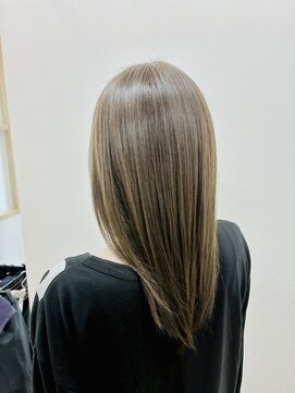 リル(LILU) ツヤツヤロングレイヤー（髪質改善トリートメント）