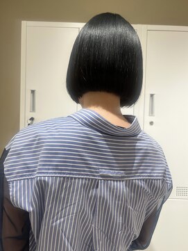 エレノア 四条烏丸店(Eleanor) 【白石】暗髪 × mini bob