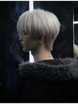 ケイ(K) ホワイトカラーで作るシースルーマッシュ