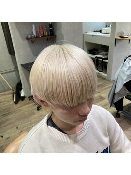 アヴニール アックス(Avenir axe) ブリーチ2~3回/抜きっぱなしブロンド