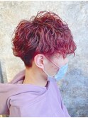 イルミナカラー_レッド×ツーブロック束感スパイラルパーマ
