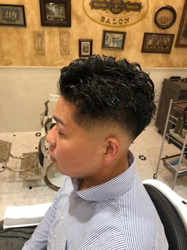 ルドローブラントオオサカ(LUDLOW BLUNT Osaka) 【LUDLOW BLUNT】藤原貴徳 スキンフェードパーマ