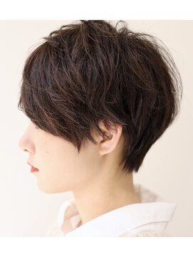 ヘア デザイン リスク(HAIR DESIGN RISK) 【RISK 高橋勇太】黒髪でシルエットが完璧な束感ベリーショート