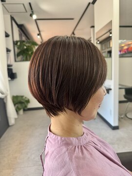 ログ(LOG) 丸みショートくびレイヤー前髪あり30代40代50代大人ショート