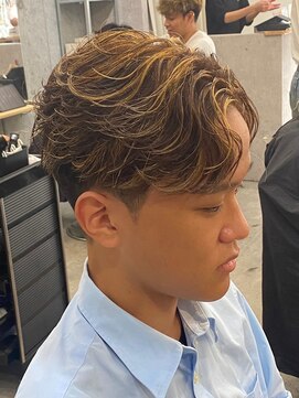 エルマーク 梅田(L-MARK) センターパート波巻きパーマスパイラルパーマツイストスパイラル