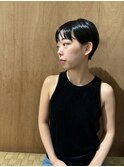 黒髪耳かけマッシュショート