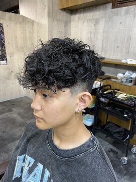 メゾンフォーメン 心斎橋店(Maison for men) テーパーフェード　スペインカール