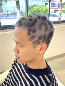 グラマシー アレックス(Gramercy alex) 豹柄シルバー×ブラック