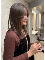 エウペ 渋谷(WEUPE)&nbsp;斜めバング/グレージュカラー/デザインカラー/シルキーベージュ