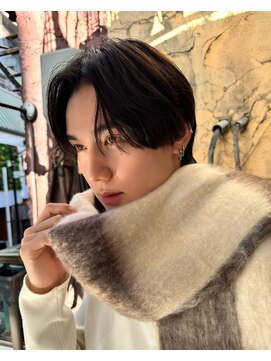 ノラ シブヤ(NORA) センターパートメンズカット韓国ヘアダウンパーマ刈り上げなし