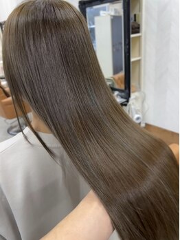 ハリ・コシ・ボリュームが欲しい方へのトリートメントがここに。髪の内部のダメージを修復し、強く綺麗に☆