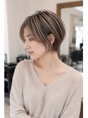 40代50代白髪ぼかし前下がり丸みショート